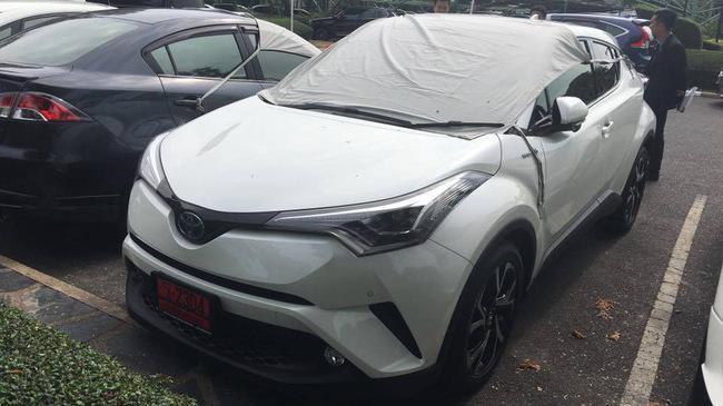 Crossover cỡ nhỏ Toyota C-HR xuất hiện trần trụi tại Thái Lan