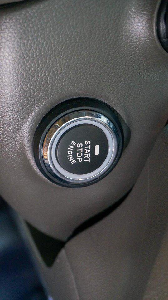 Bấm nút Engine Start Stop khi xe ô tô đang hoạt động có sao không?