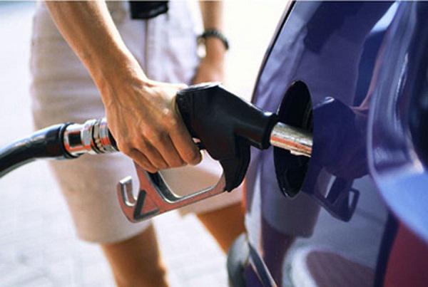 Bình xăng ô tô có nước - nguyên nhân và cách khắc phục