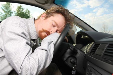 5 cách chống buồn ngủ hữu hiệu khi lái xe đường dài