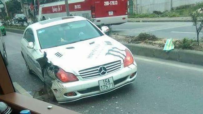 Mercedes-Benz CLS gặp nạn tại Hải Phòng