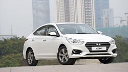 Thảm lót sàn da vân carbon 6D tặng kèm rối chỉ 1,5 triệu cho Hyundai Accent