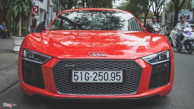 Đông Nhi cầm lái siêu xe Audi trên phố Sài Gòn - Ảnh 6.