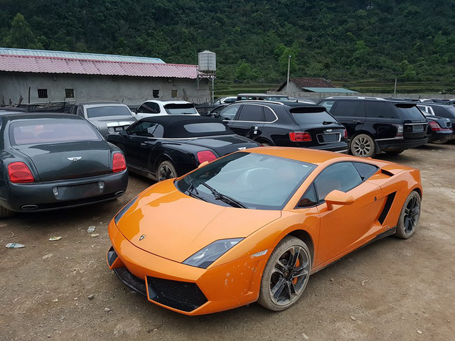 Hàng chục siêu xe và xe siêu sang xuất hiện tại miền núi Cao Bằng gây choáng